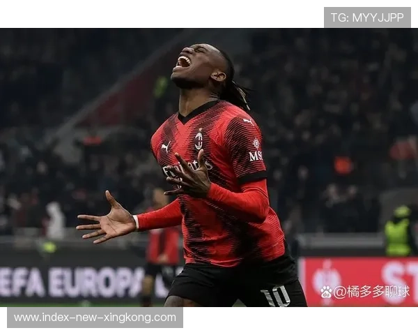 AC米兰中路强行推进，莱奥爆射震动横梁入网