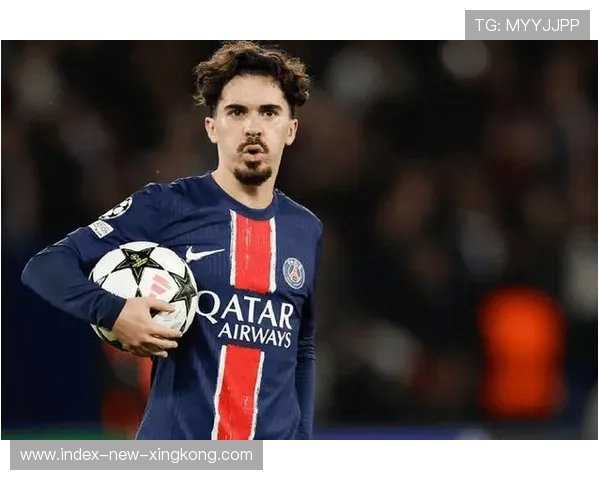 巴黎持续配合形成推进节奏,维蒂尼亚传递干净